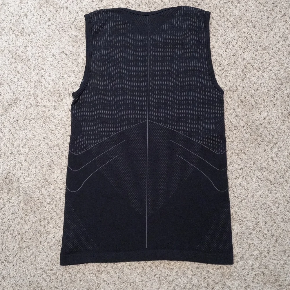 NIKE M/L stretch Dri-fit tank - Picture 2 of 3